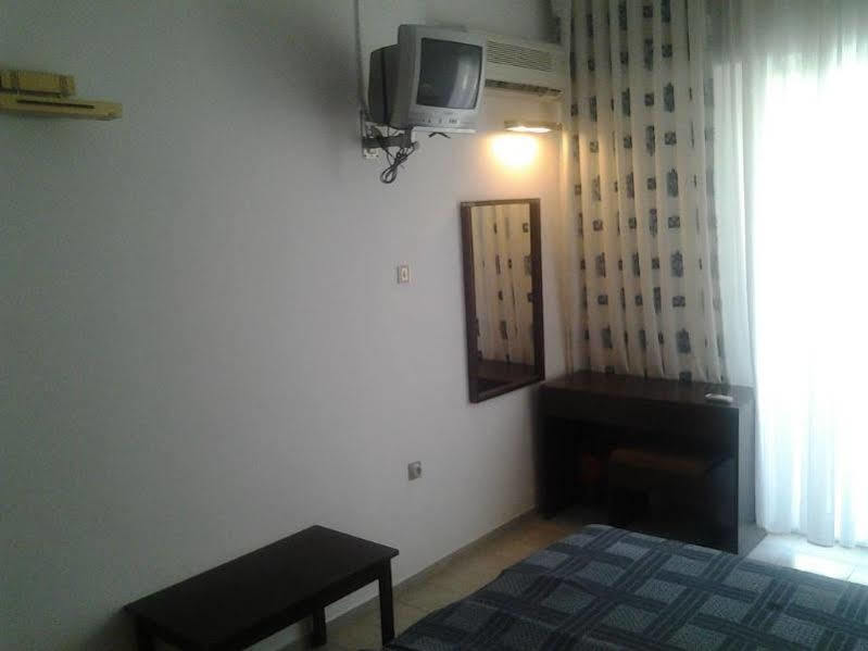 Oasis Hotel Масурі Екстер'єр фото